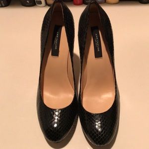 Ann Taylor Black Snakeskin Platform Pumps